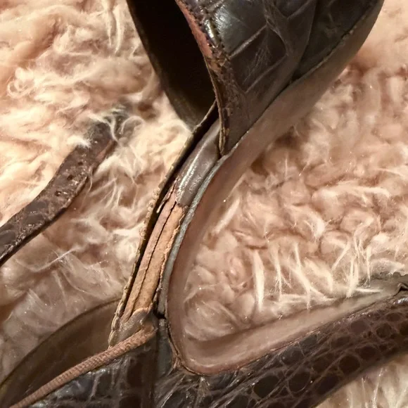 VTG 1940s or 50s Alligator Pumps Brown Leather Women